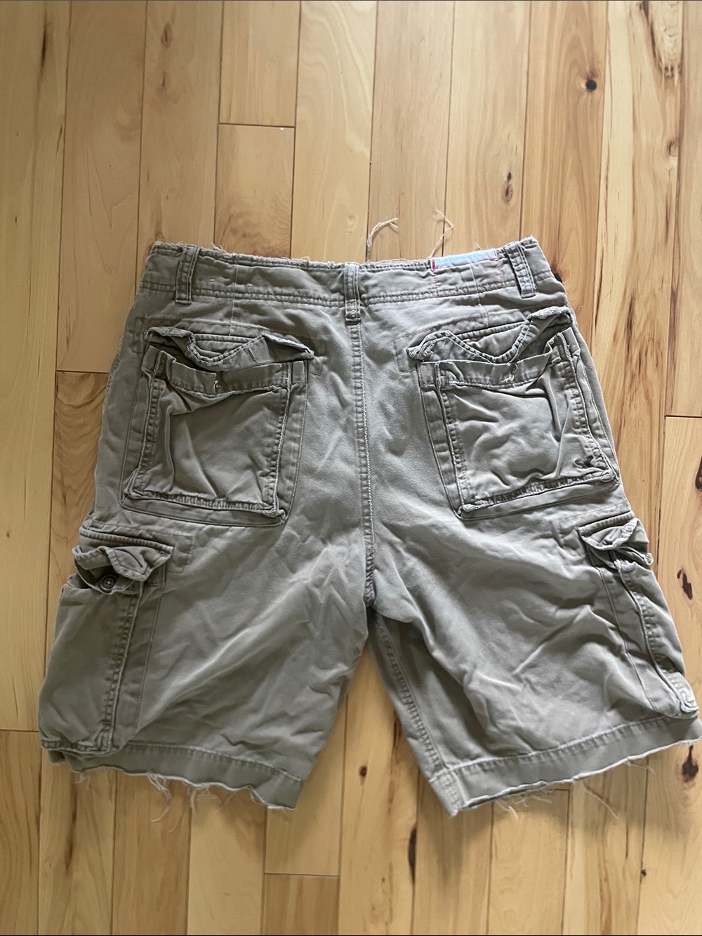 American Eagle Outfitters Men's Y2K Cargo Shorts in Olive Gray